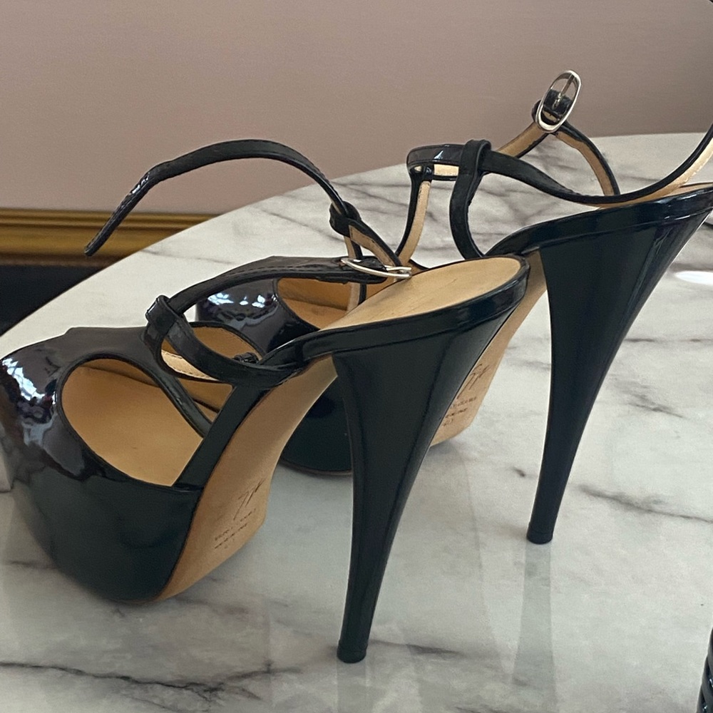 Giuseppe Black Patent Leather T-Strap Platforms Sz 40 (Gently Used) - Picture 4 of 13